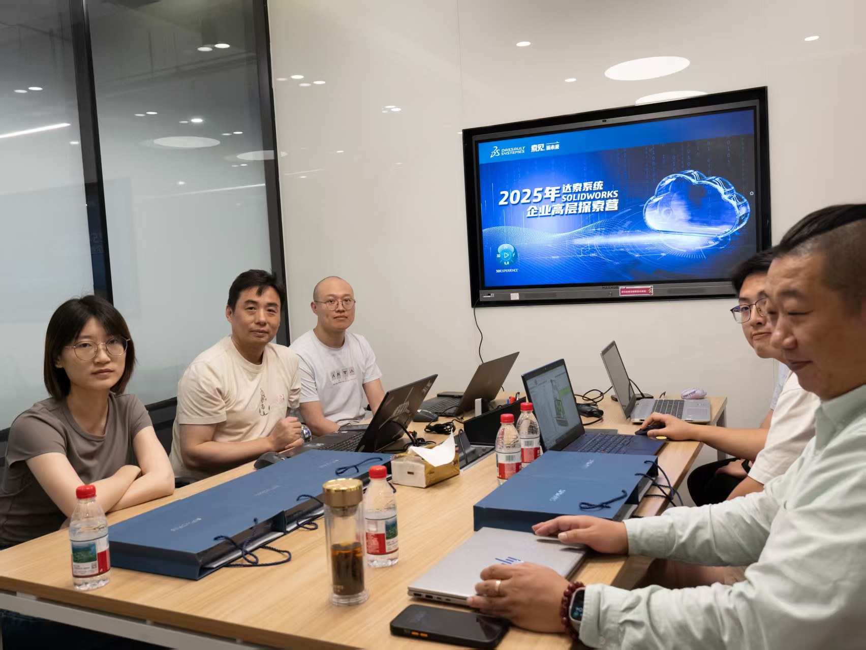 走进老客户-2025高层技术研讨会成功举办！